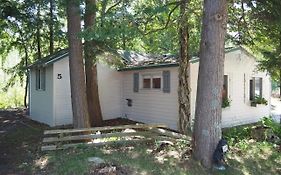 Sleeping Bear Riverside Cabins - Cabin #5